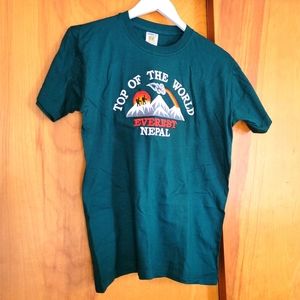 Everest Nepal Tshirt - size M